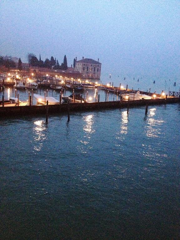 Harry'S Canal View Венеция Номер фото